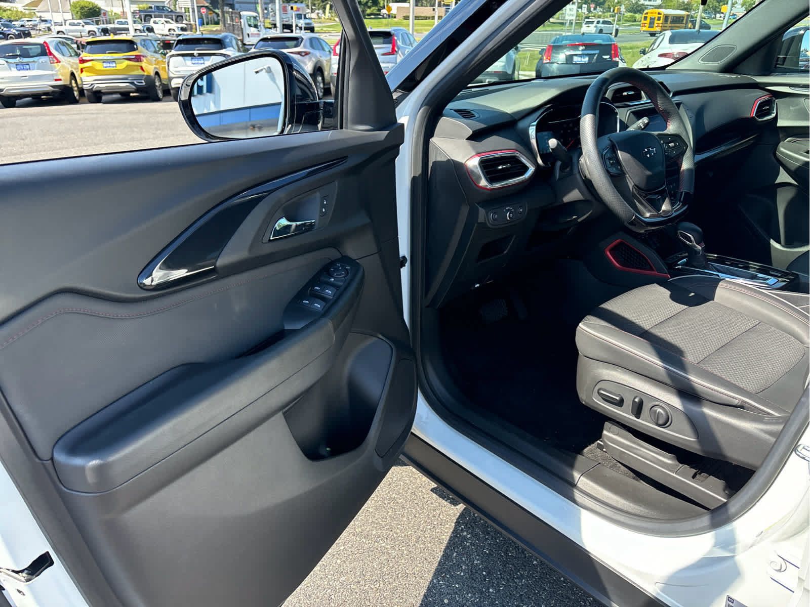 Certified 2023 Chevrolet TrailBlazer RS AWD/4WD image 8