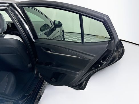 Used 2025 Toyota Camry SE image 28