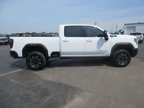 Certified 2024 GMC Sierra 2500 AT4X AWD/4WD image 5