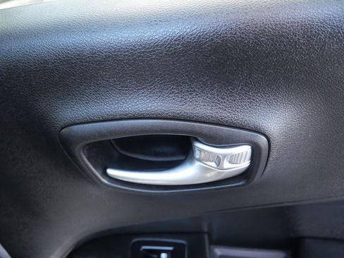 Used 2019 Jeep Compass Limited w/ Safety & Security Group image 27