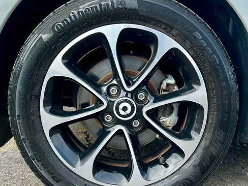 Used 2017 smart fortwo electric drive image 22