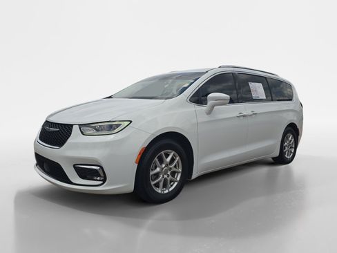 Used 2021 Chrysler Pacifica Touring-L FWD image 7
