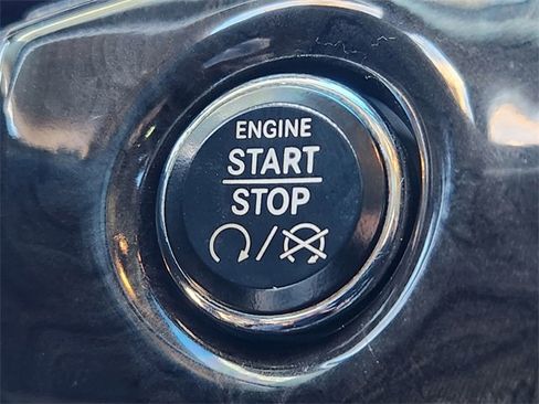 Used 2013 Jeep Grand Cherokee Laredo image 20