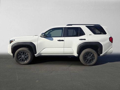 Certified 2026 Toyota 4Runner SR5 AWD/4WD image 6