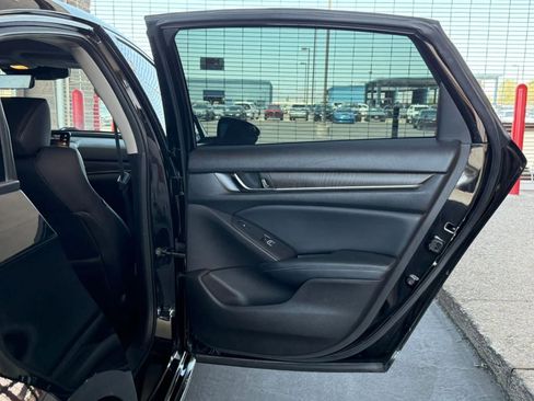 Used 2018 Honda Accord Touring image 47