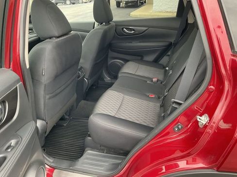 Used 2019 Nissan Rogue SV w/ Sun & Sound Touring Package image 13