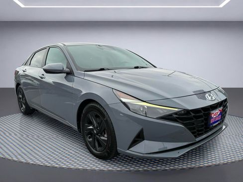 Used 2021 Hyundai Elantra SEL FWD image 9