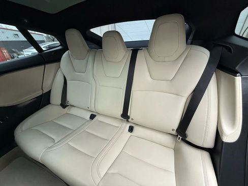 Used 2019 Tesla Model S Long Range image 17