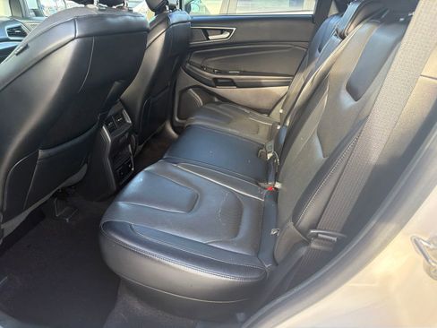 Used 2019 Ford Edge Titanium w/ Equipment Group 301A FWD image 8