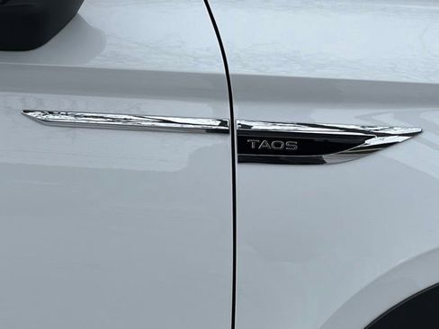 Used 2022 Volkswagen Taos SEL image 34