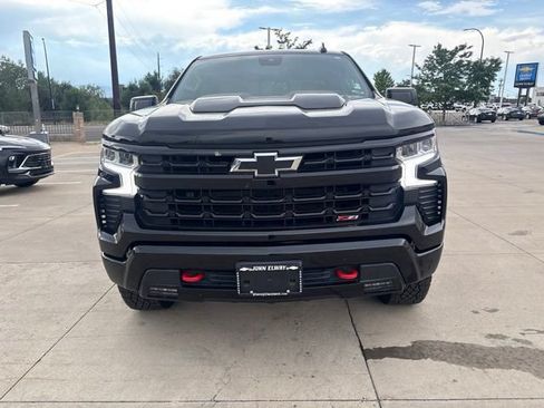 Used 2024 Chevrolet Silverado 1500 LT Trail Boss w/ Convenience Package II AWD/4WD image 2