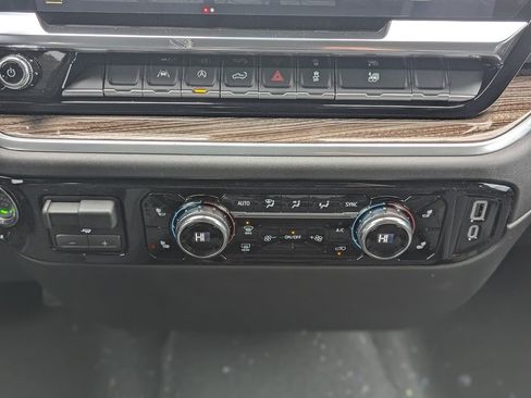 New 2026 GMC Sierra 1500 Elevation image 24