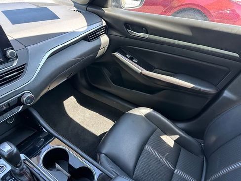 Used 2024 Nissan Altima 2.5 SR FWD image 28