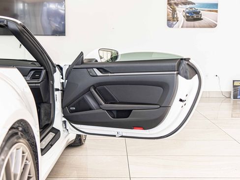 Used 2022 Porsche 911 Carrera 4S image 34