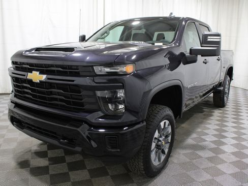 Used 2024 Chevrolet Silverado 2500 Custom w/ Custom Convenience Package image 34