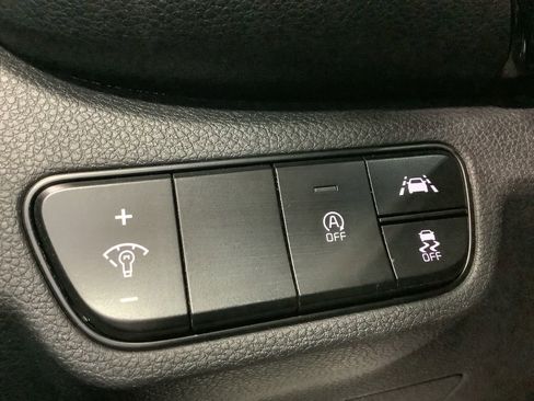 Used 2021 Kia Seltos EX image 23