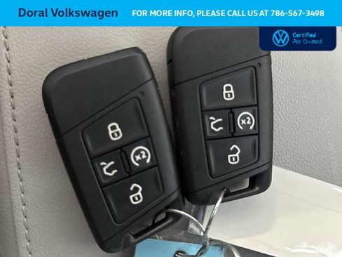 Used 2023 Volkswagen Tiguan SE R-Line image 28