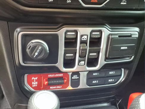 Used 2021 Jeep Gladiator Mojave AWD/4WD image 20