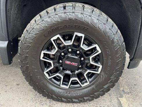 Used 2024 GMC Sierra 2500 SLE image 35