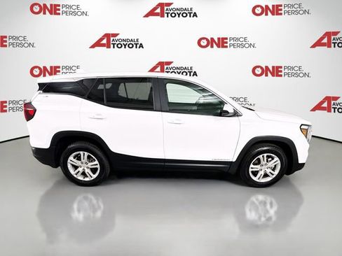 Used 2024 GMC Terrain SLE AWD/4WD image 8