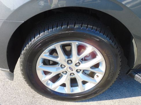 Used 2021 Ford Expedition XLT image 8