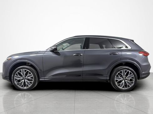 Used 2025 Audi Q5 Premium Plus w/ Premium Plus AWD/4WD image 2