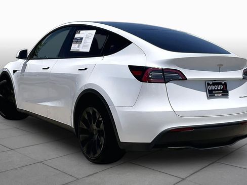 Used 2023 Tesla Model Y AWD image 10