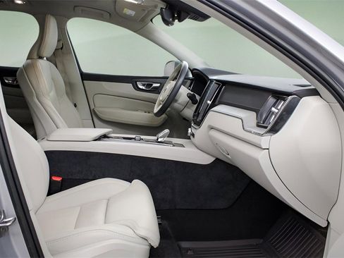 Certified 2023 Volvo XC60 T8 Ultimate image 35