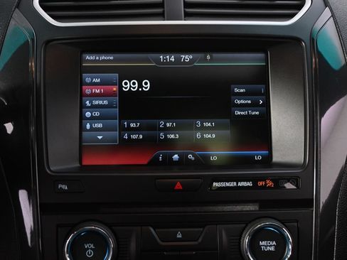 Used 2016 Ford Explorer XLT w/ Equipment Group 202A AWD/4WD image 27