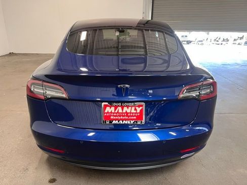 Used 2019 Tesla Model 3 Standard Range Plus image 4