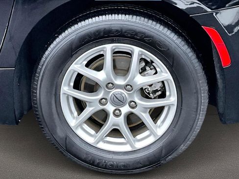 Used 2024 Chrysler Pacifica Touring-L image 37