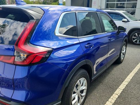 Used 2025 Honda CR-V LX image 3