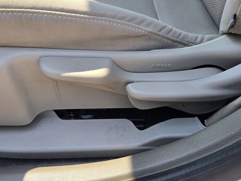 Used 2016 Chevrolet Cruze LS FWD image 10