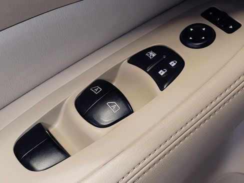 Used 2017 Nissan Pathfinder SL FWD image 27