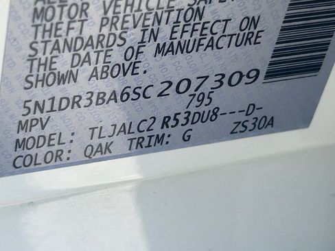 Used 2025 Nissan Pathfinder SV image 39