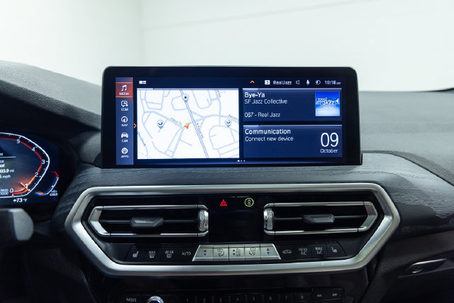 Certified 2023 BMW X4 xDrive30i w/ M Sport Package AWD/4WD image 16