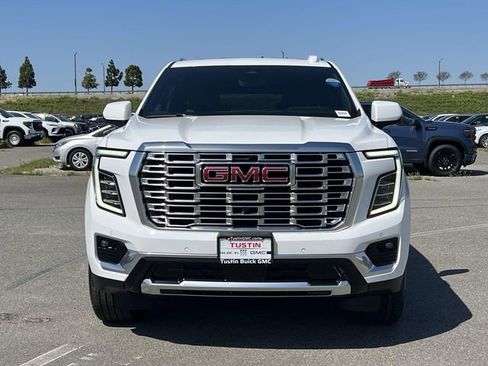 New 2026 GMC Yukon XL Denali w/ Denali Reserve Package image 4