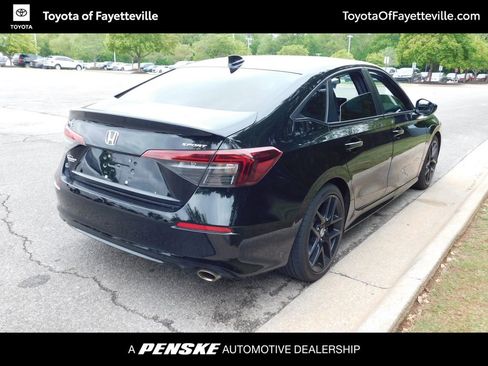 Used 2025 Honda Civic Sport image 4
