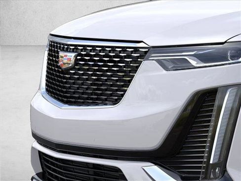 New 2025 Cadillac XT6 Luxury image 13