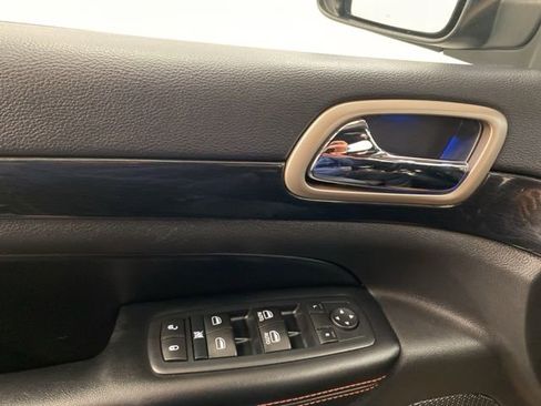 Used 2016 Jeep Grand Cherokee Laredo 75th Anniversary image 17