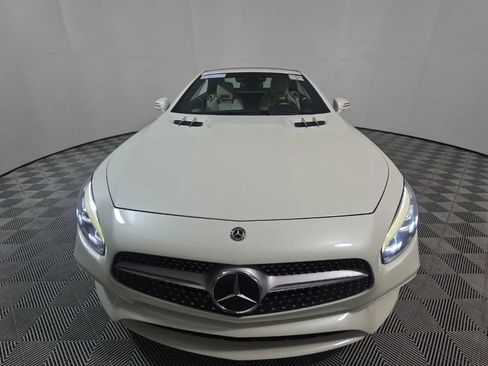Used 2020 Mercedes-Benz SL 550 image 2