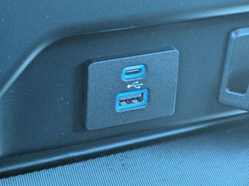 Used 2023 Ford F150 XLT AWD/4WD image 21
