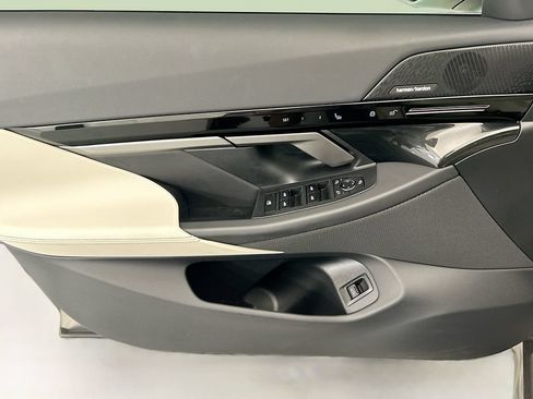 Certified 2025 BMW 530i w/ Premium Package RWD image 23