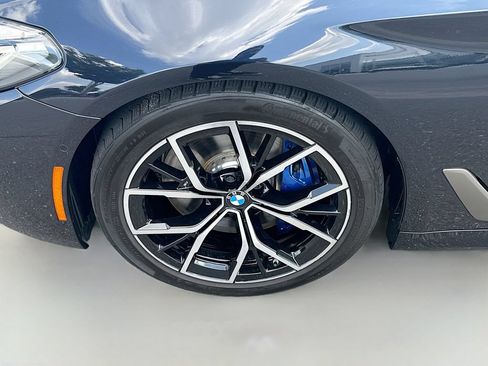 Used 2023 BMW M550i xDrive w/ Dynamic Handling Package AWD/4WD image 32