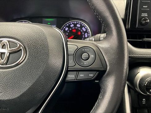 Used 2022 Toyota RAV4 XLE image 22