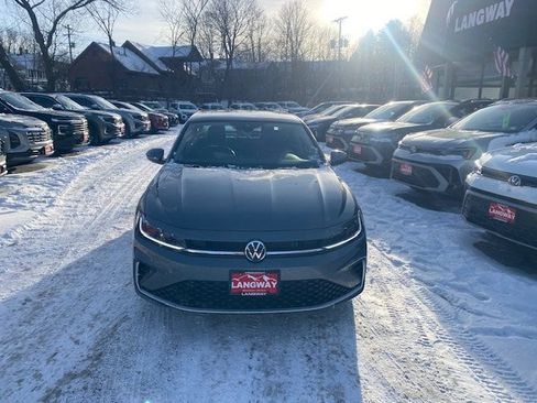 New 2025 Volkswagen Jetta SE image 2