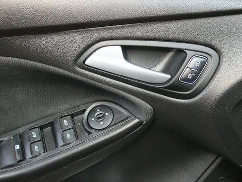 Used 2017 Ford Focus SE image 14