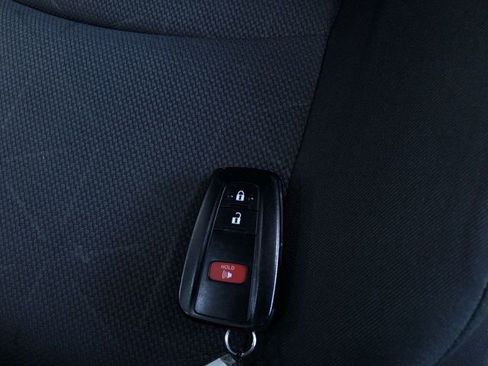 Used 2025 Toyota RAV4 XLE image 32