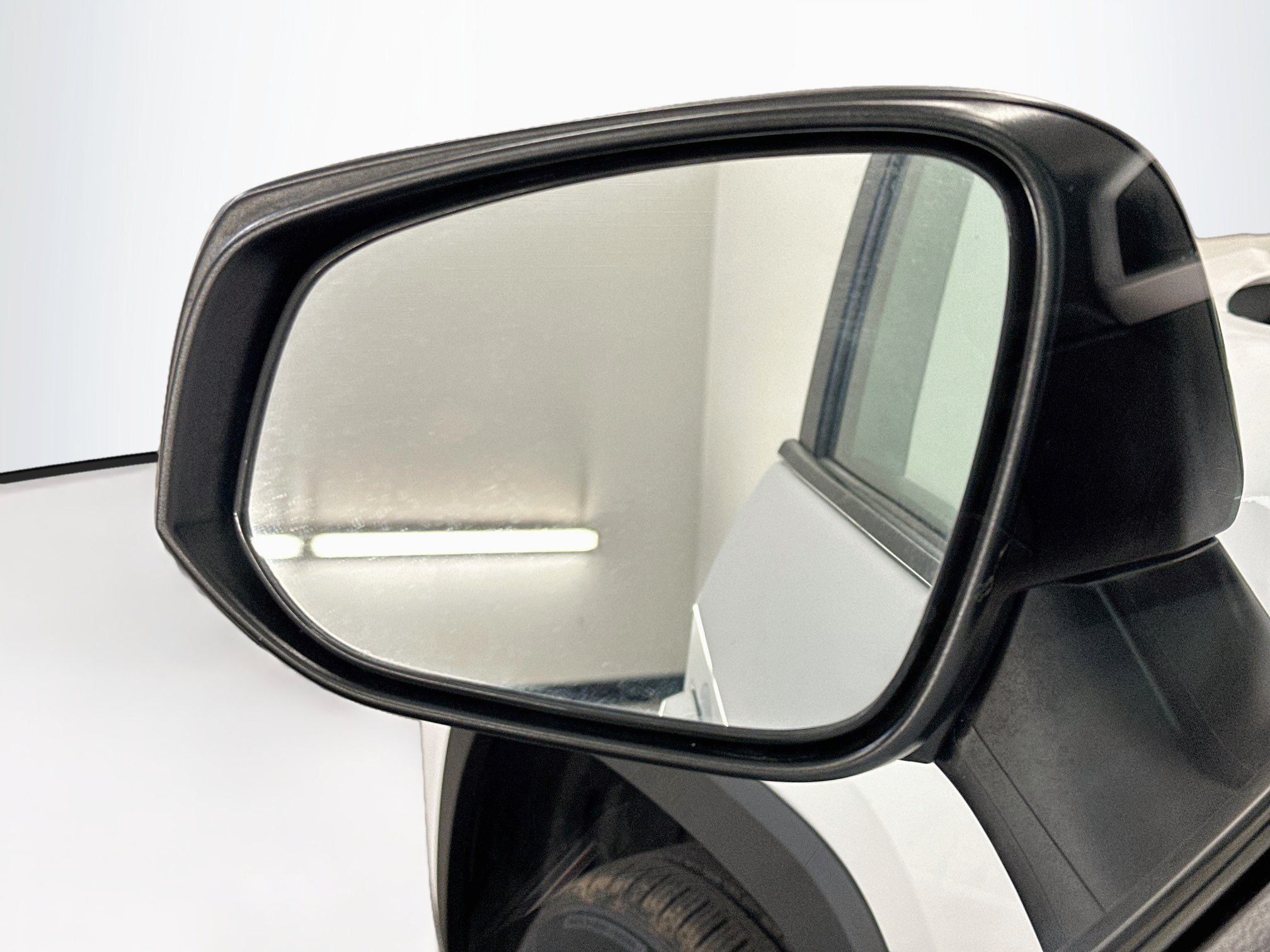 Used 2025 Toyota RAV4 LE AWD/4WD image 16