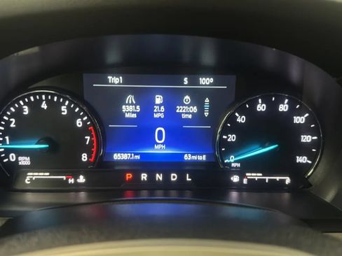 Used 2022 Ford Explorer XLT AWD/4WD image 11
